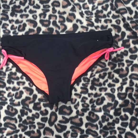 Cute bathing suit - Picture 2 of 5